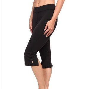 LUCY Capri Lotus Collection Powermax Split Calf Yoga Gym Capris Leggings S NWT